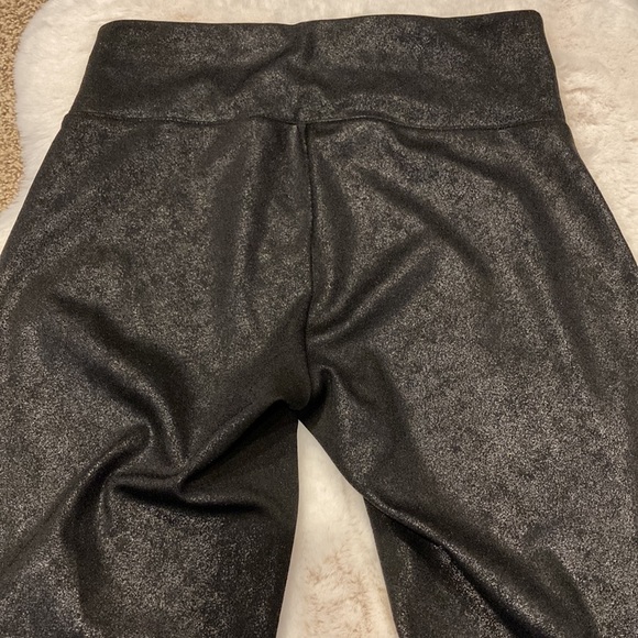 SPANX Assets Red Hot Label Black Sheen Structured Shine Leggings M - Picture 13 of 14